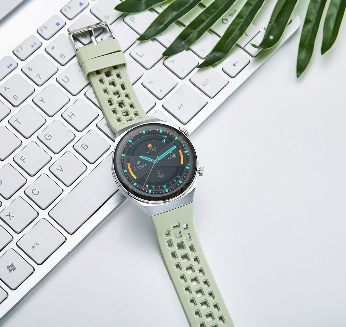 Men's Round Fitness Smart Watch with Silicone Band