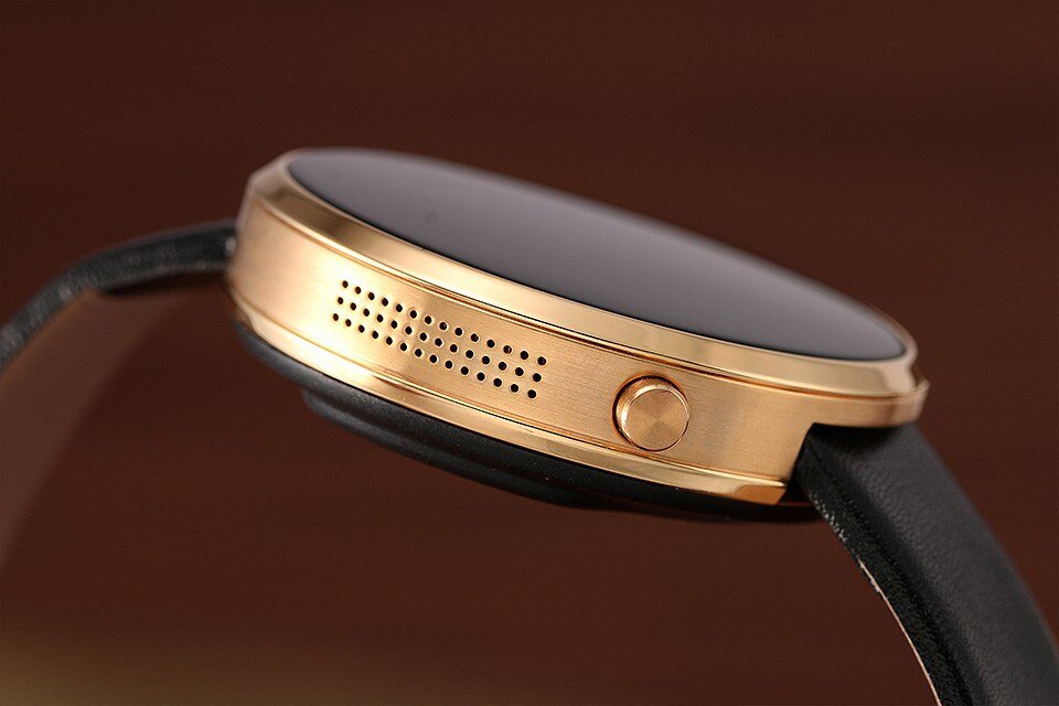 Round Bluetooth Smart Watch with Heart Rate Monitor