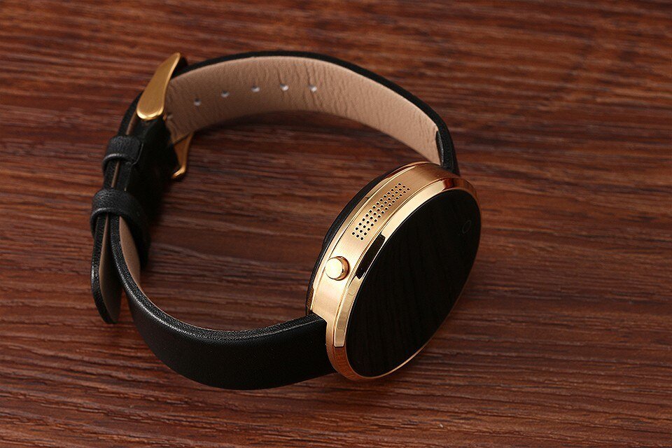 Round Bluetooth Smart Watch with Heart Rate Monitor